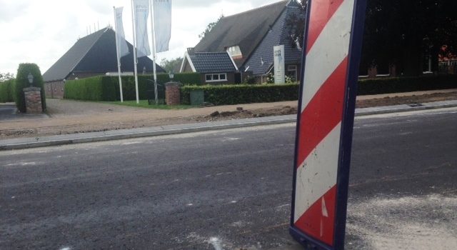 Slecht Bereikbaar I.v.m. Herinrichting Kom Twijzel | Rients Faber