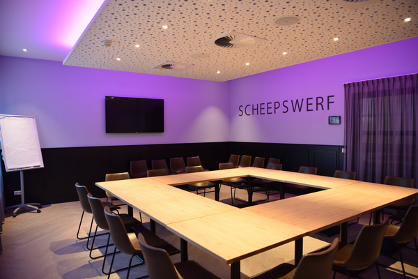 Strandhotel De Vigilante in Makkum, waar Rients Faber geluid, beeld en licht verzorgde