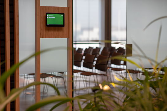 geavanceerde geluidsinstallatie in werkruimte geavanceerde geluidsinstallatie in werkruimte
