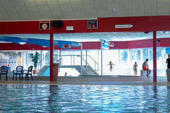 licht beeld en geluidsinstallatie voor zwemparadijs licht beeld en geluidsinstallatie voor zwemparadijs