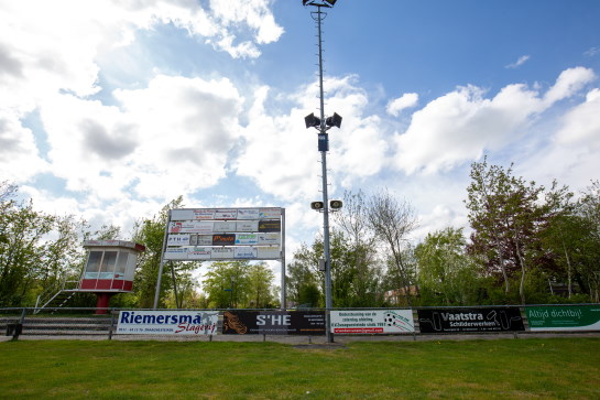 Geluidsinstallatie voetbalveld Geluidsinstallatie voetbalveld