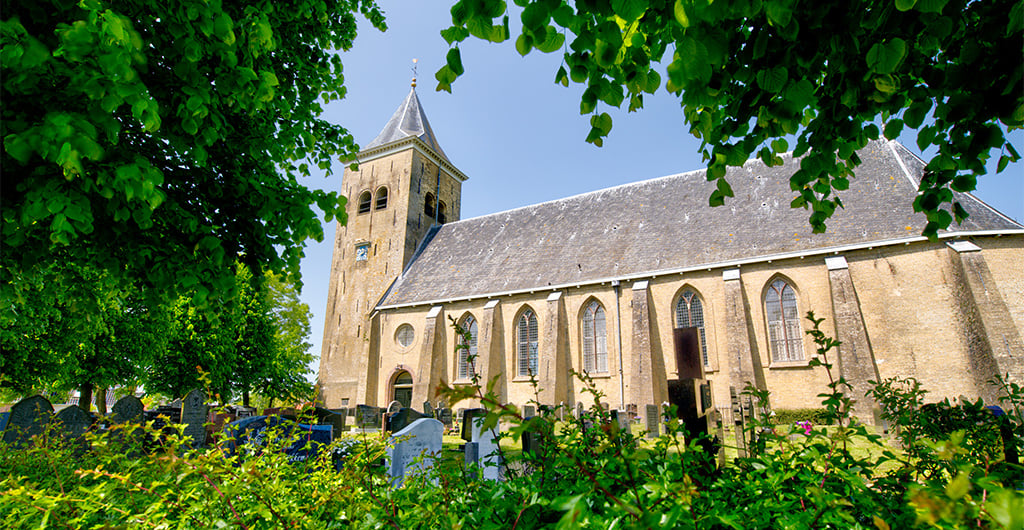 PKN Martini kerk Easterein zijkant